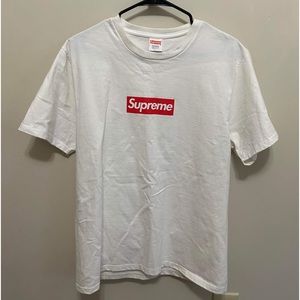 Supreme 20th aniversery box tee.